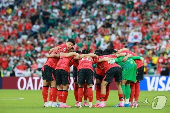 본문 이미지 - 한국 축구대표팀이 임시 사령탑 체제로 2026년 일정을 소화한다. 임시 감독이지만, 무게가 결코 가볍지 않다. ⓒ 뉴스1 임세영 기자