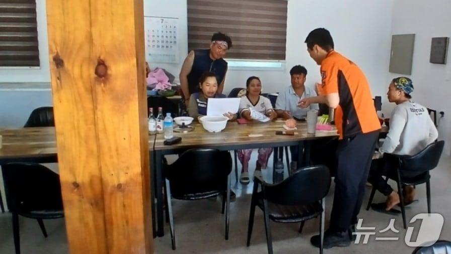 본문 이미지 - 전북소방본부가 이달부터 도내 외국인 계절근로자의 안전을 위해 화재예방대책을 추진한다.(전북소방 제공. 재판매 및 DB 금지)