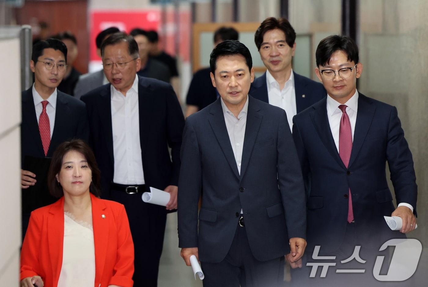 본문 이미지 - 장동혁 국민의힘 대표가 7일 오전 서울 여의도 국회에서 열린 부동산 정책 정상화 특별위원회 전체회의에 참석하고 있다. 2026.8.7 ⓒ 뉴스1 황기선 기자