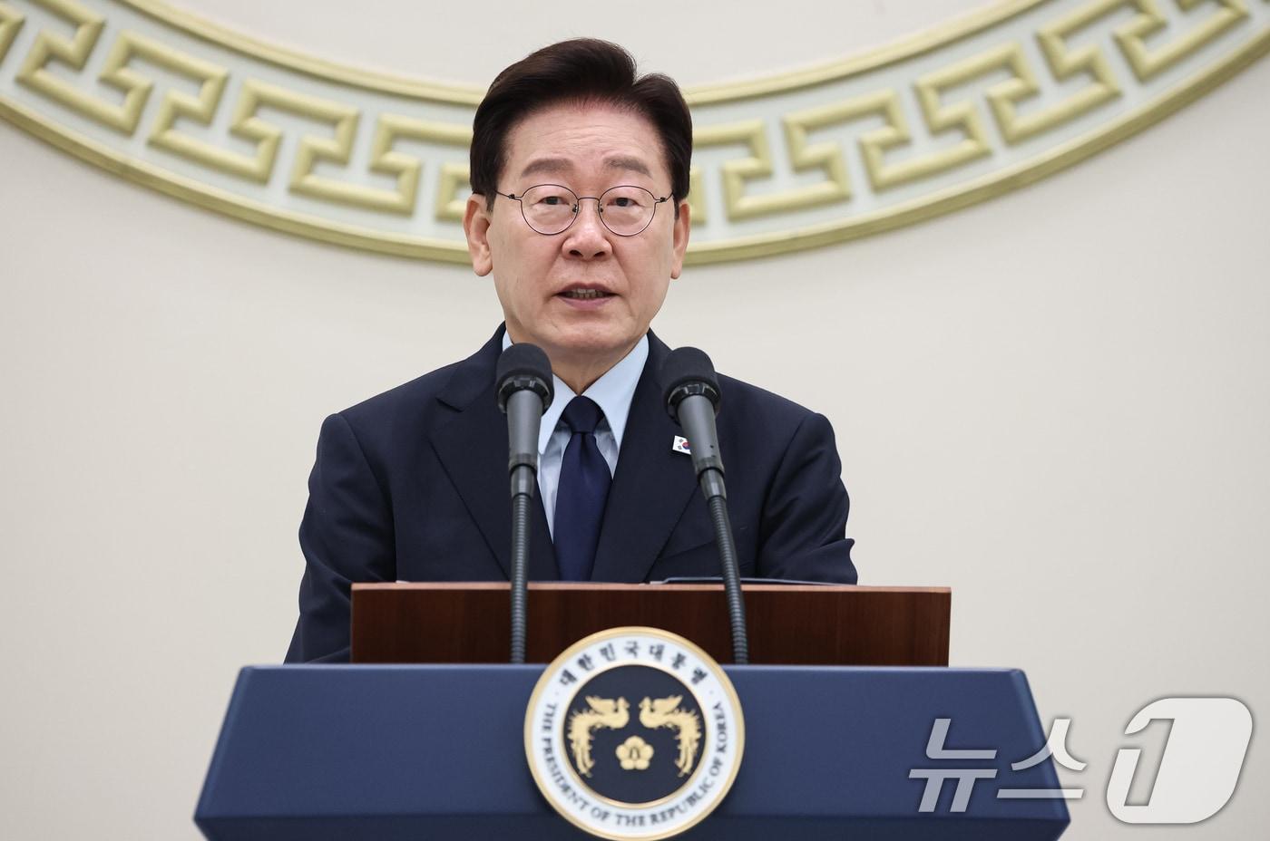 본문 이미지 - 이재명 대통령이 7일 청와대 영빈관에서 열린 진실화해위 3기 출범 계기 국가폭력 피해자 위로 오찬에서 발언을 하고 있다. (청와대통신사진기자단) 2026.8.7 ⓒ 뉴스1 이재명 기자