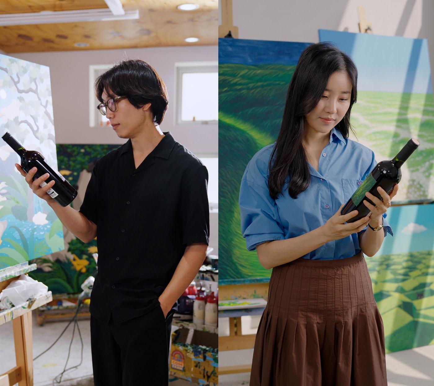 본문 이미지 - 왼쪽부터 김선우, 김물길 작가가 'Art in a bottle' 와인을 바라보고 있다.(GS리테일 제공)