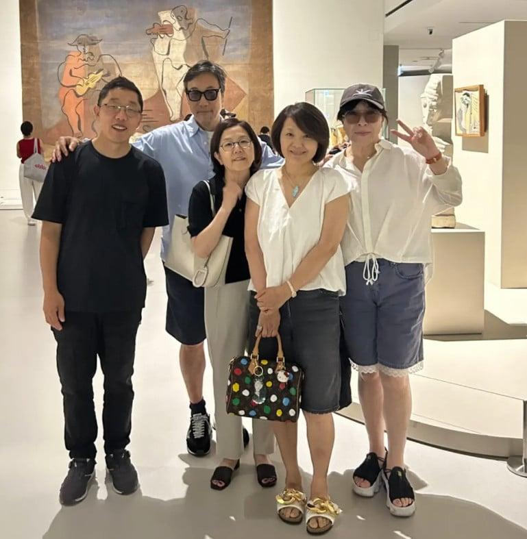 본문 이미지 - 김제동(왼쪽부터) 김제동, 이성미, 최유라, 노사연/인스타그램 캡처