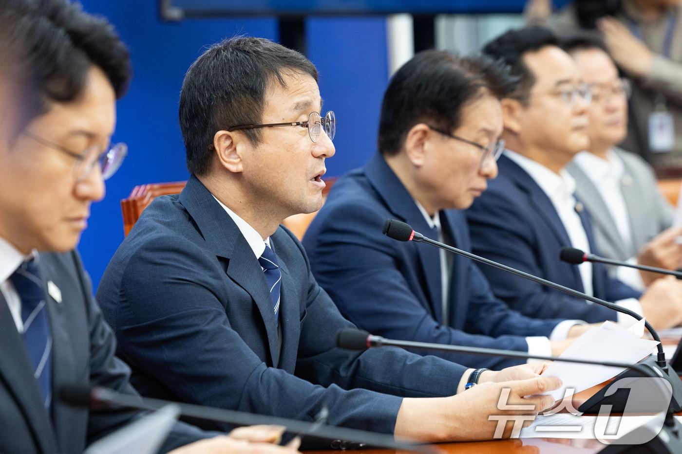 본문 이미지 - 한병도 더불어민주당 원내대표가 1일 서울 여의도 국회에서 열린 원내대책회의에서 발언하고 있다. 2026.9.1 ⓒ 뉴스1 유승관 기자