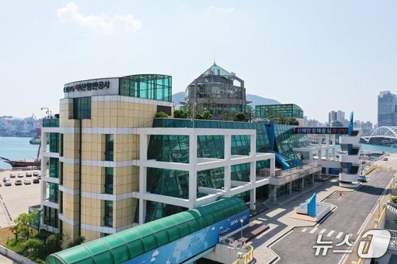 본문 이미지 - 부산항만공사 사옥 전경 (BPA 제공. 재판매 및 DB금지)