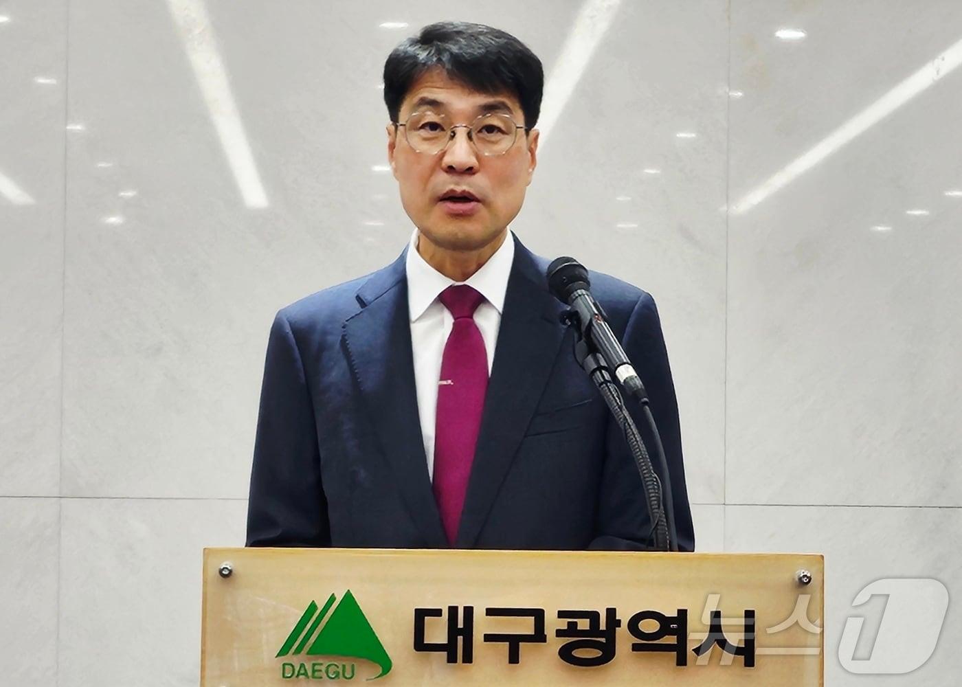 본문 이미지 - 김정기 대구시 행정부시장이 1일 오후 대구시 동인청사에서 추가경정예산 편성과 관련된 언론브리핑을 열고 민선 9기 첫 추경 편성에 대해 설명하고 있다. 2026.9.1 ⓒ 뉴스1 남승렬 기자