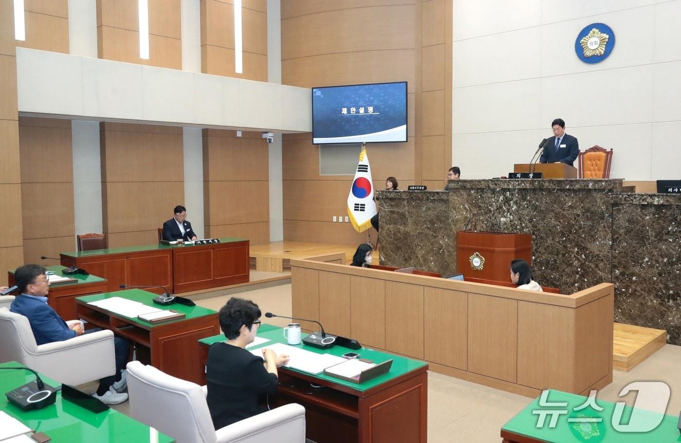 본문 이미지 - 1일 열린 이천시의회 제265회 제1차 정례회 본회의 모습.(이천시의회 제공)