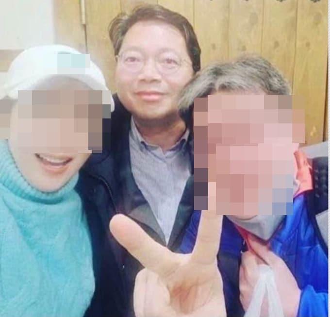 본문 이미지 - 김승원 법무부 장관 후보자가 2022년 2월 브로커로 알려진 양 모 씨, A 판사와 함께 서울 여의도 식당에서 찍은 사진. (SNS 갈무리· 재판매 및 DB금지) ⓒ 뉴스1 