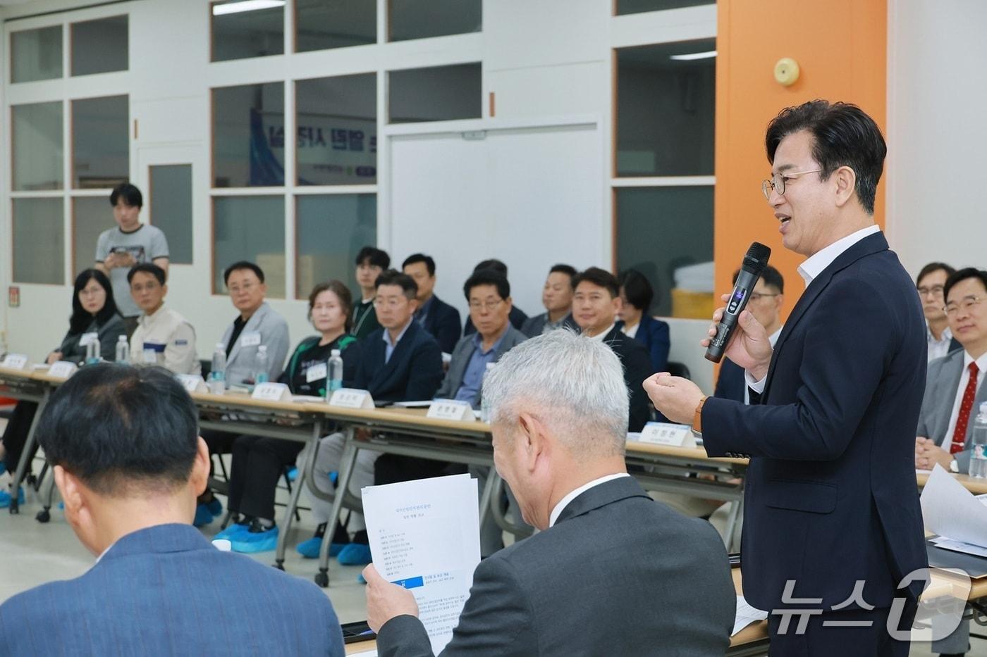 본문 이미지 - 허태정 대전시장이 10일 대덕산업단지에서 '찾아가는 열린 시장실'을 개최했다. (시 제공) / 뉴스1