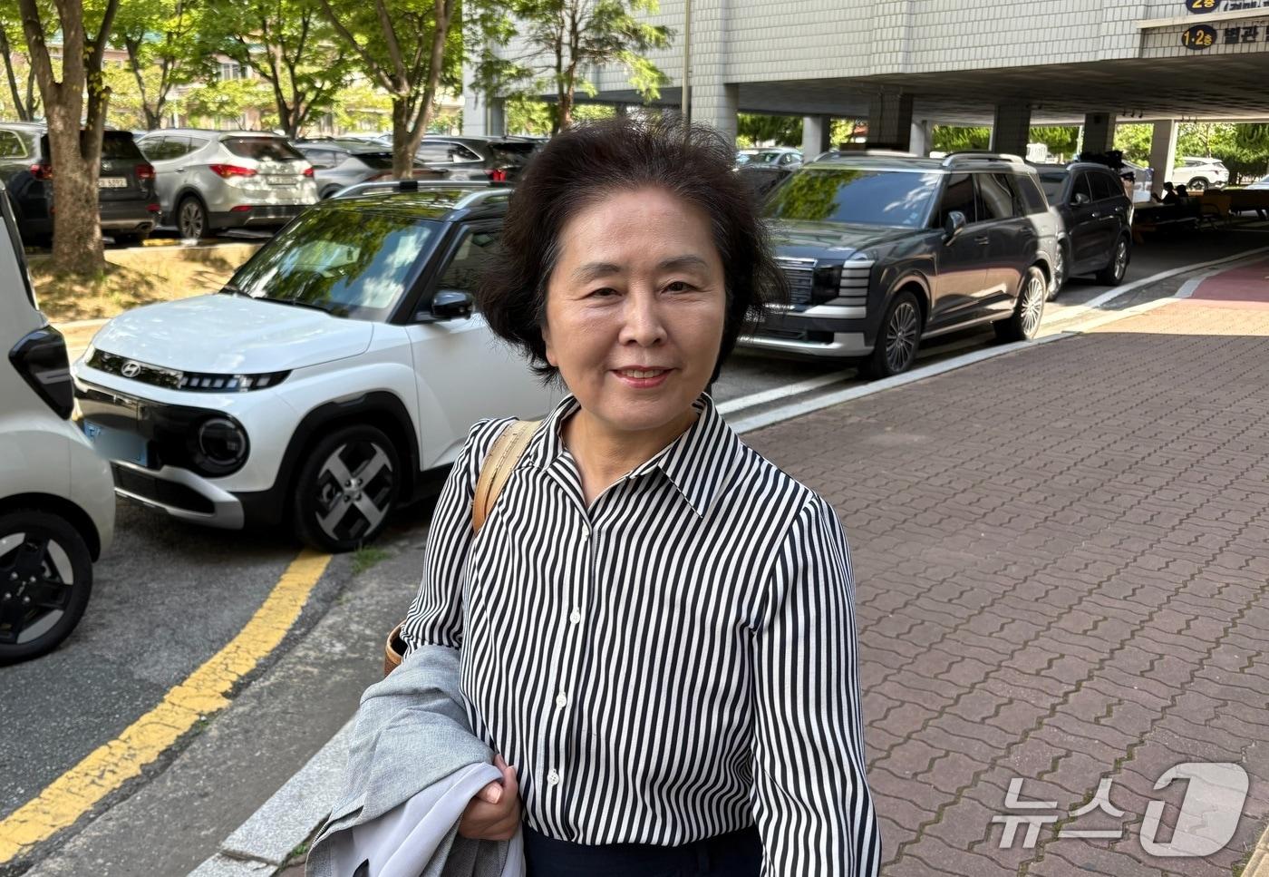 본문 이미지 - 김영선 전 국회의원이 10일 경남 창원시 성산구 창원지방법원에서 열린 정치자금법 위반 등 혐의 선고 공판에 출석하고 있다. 2026.9.10/뉴스1 강정태 기자