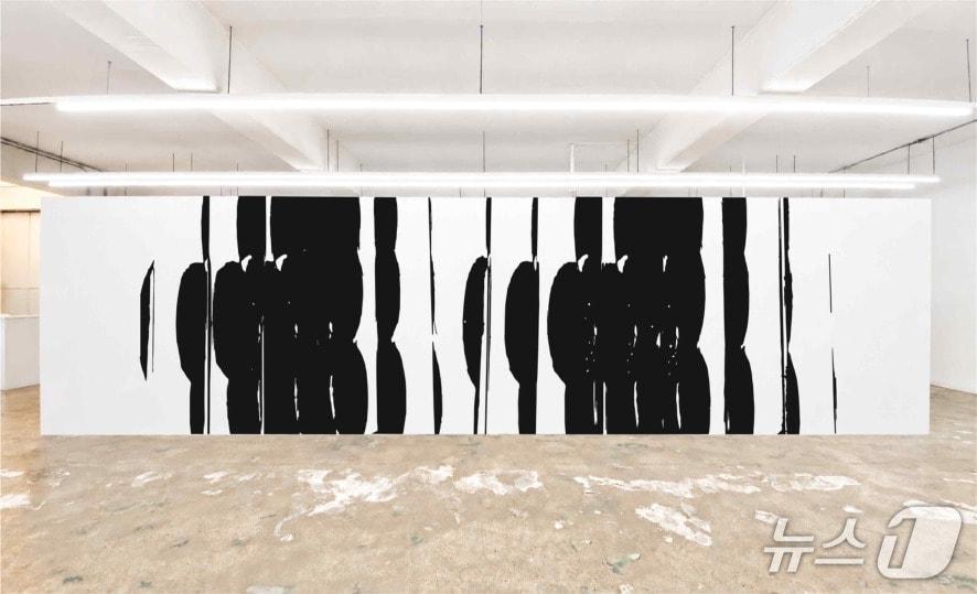 본문 이미지 - 강선미 작가가 개인전 전시 전경 (제공=레이블갤러리)/뉴스1