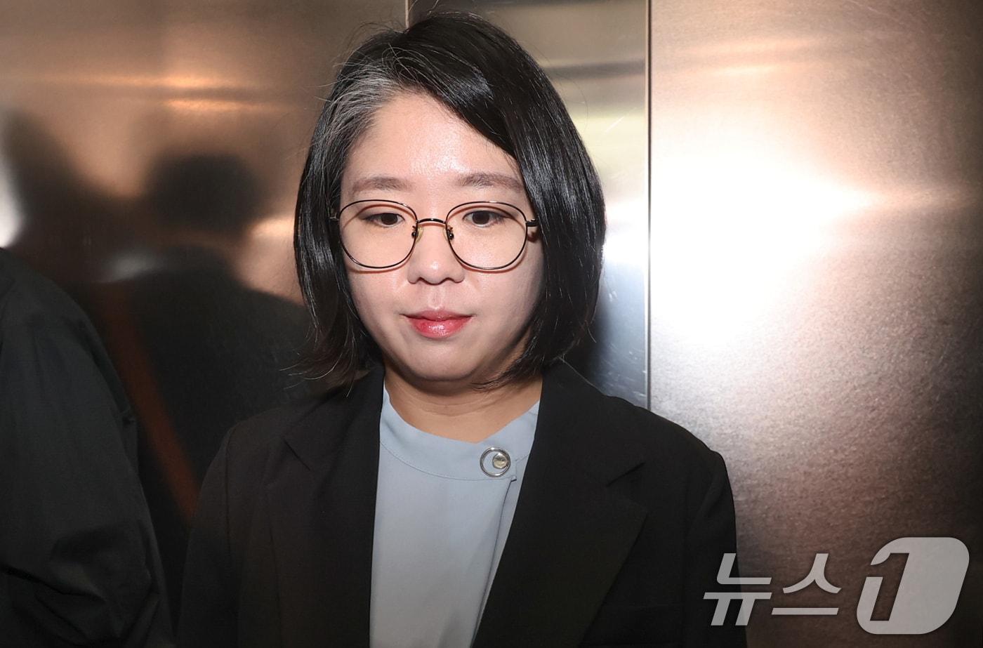 본문 이미지 - 용혜인 성평등가족부 장관 후보자가 11일 오전 서울 서대문구 한국청소년활동진흥원에 마련된 인사청문회 준비 사무실로 출근하고 있다. (공동취재) 2026.9.11 ⓒ 뉴스1 오대일 기자