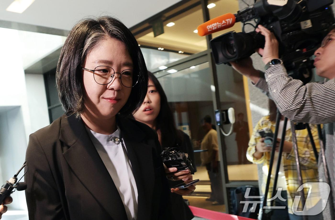 본문 이미지 - 용혜인 성평등가족부 장관 후보자가 11일 오전 서울 서대문구 한국청소년활동진흥원에 마련된 인사청문회 준비 사무실로 출근하고 있다. 2026.9.11 ⓒ 뉴스1 오대일 기자