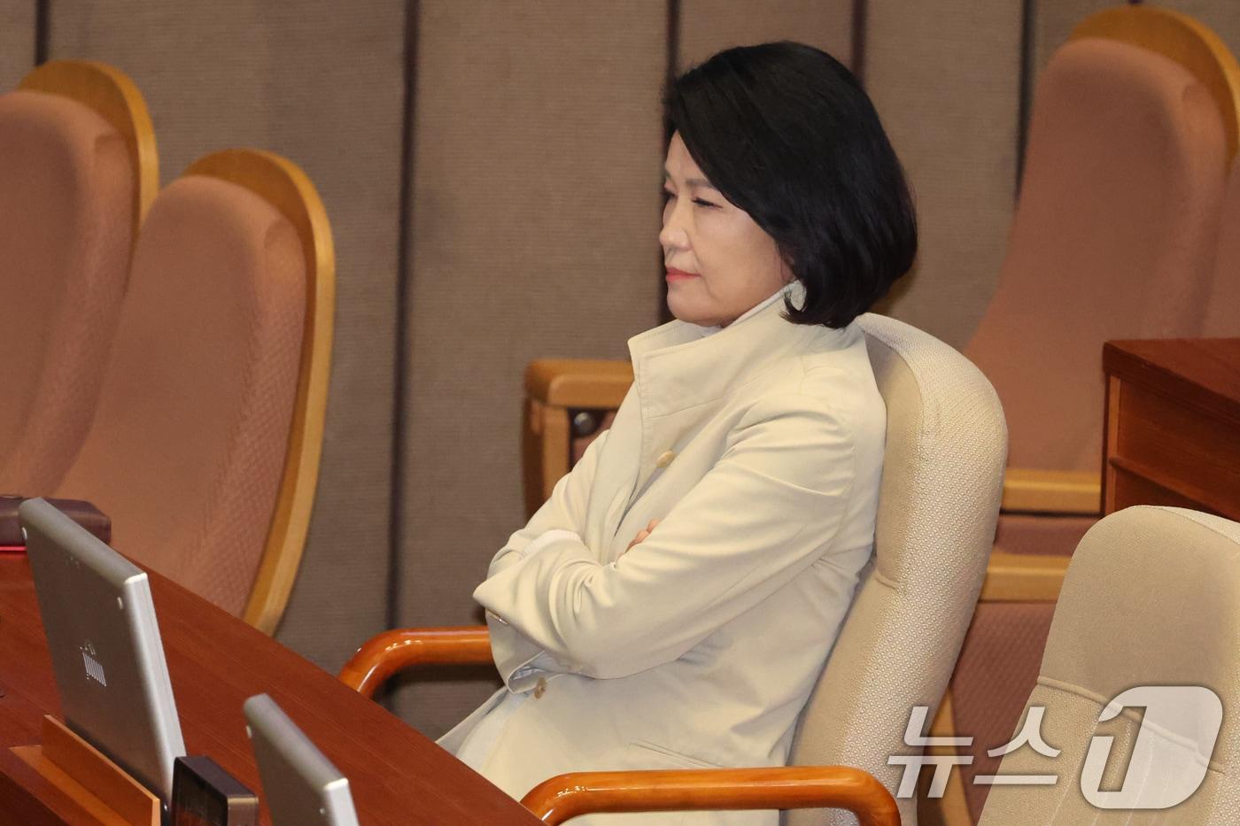 본문 이미지 - 이진숙 국민의힘 의원이 11일 오후 서울 여의도 국회에서 열린 제439회국회(정기회) 제7차 본회의에 자리하고 있다. 2026.9.11 ⓒ 뉴스1 황기선 기자