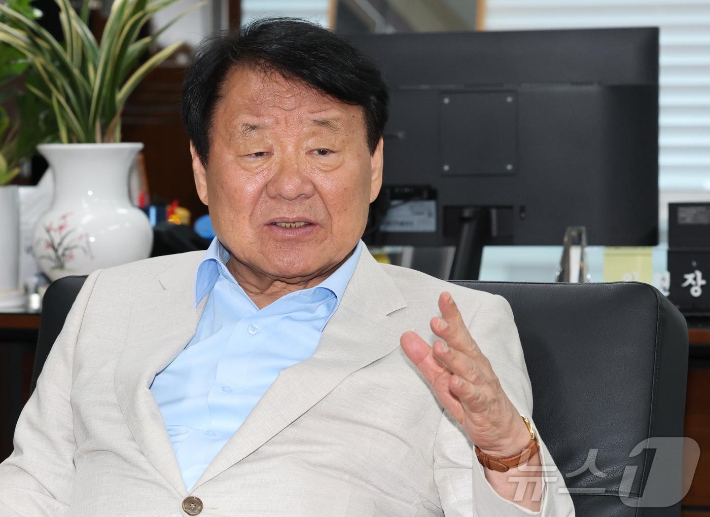 본문 이미지 - 염홍철 2027 충청권 하계세계대학경기대회 조직위원장. ⓒ 뉴스1 김기태 기자