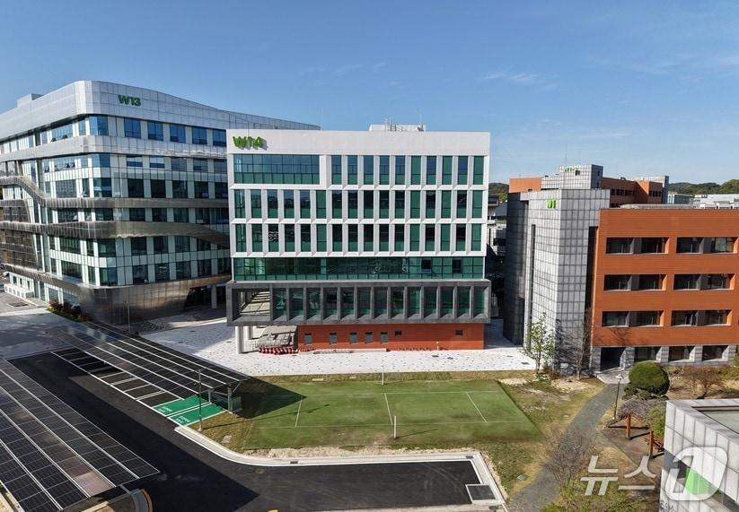 본문 이미지 - 롯데-KAIST R&D 센터 전경(KAIST 제공) /뉴스1