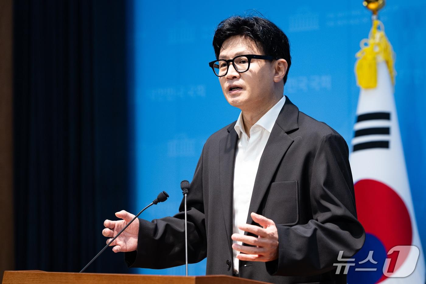 본문 이미지 - 한동훈 무소속 의원이 지난 13일 서울 여의도 국회 소통관에서 김승원 법무부 장관 후보자 관련 기자회견을 하고 있다. 2026.9.13 ⓒ 뉴스1 유승관 기자