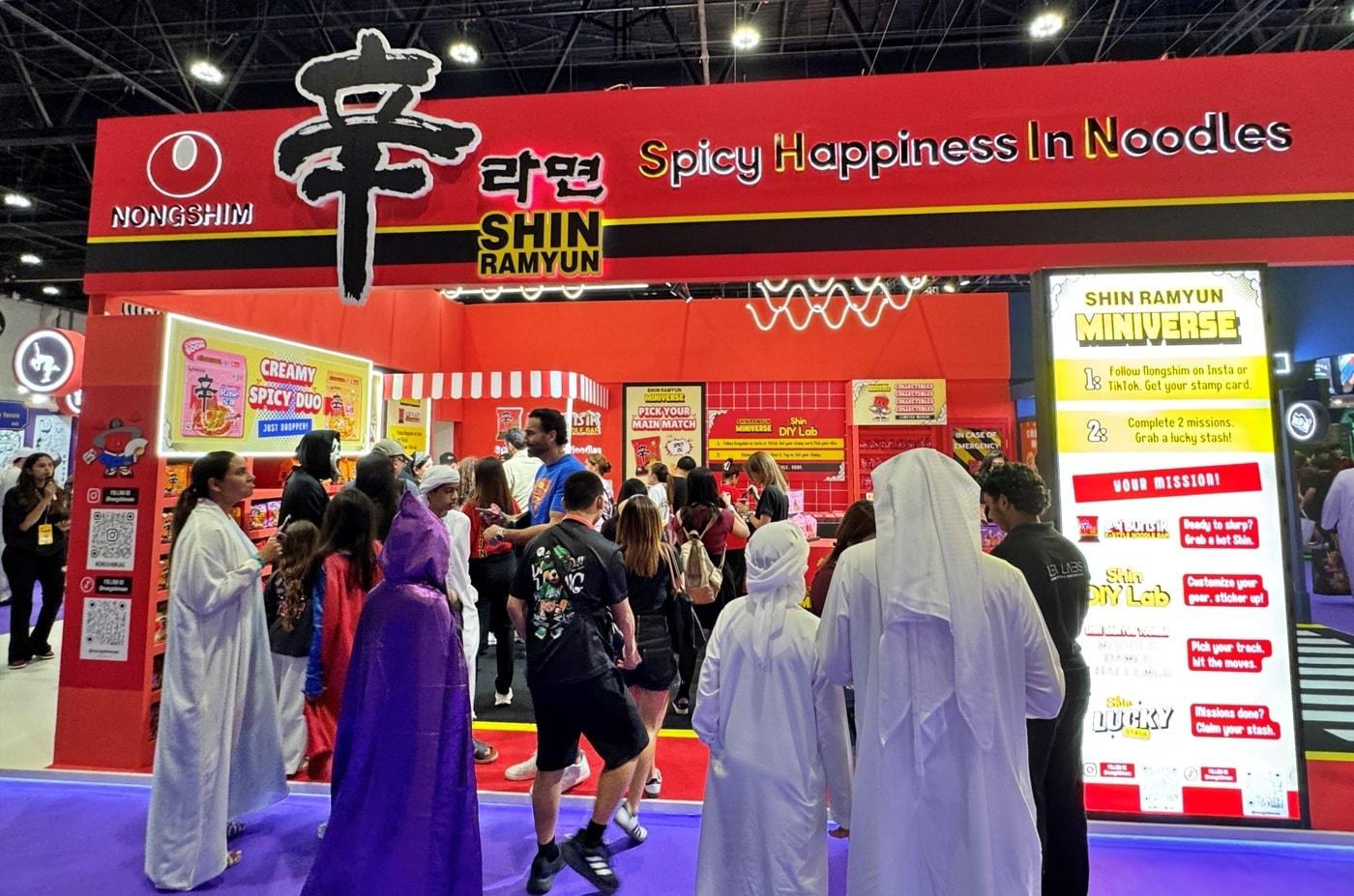본문 이미지 - UAE코믹콘 신라면 브랜드 부스 현장 사진.(농심 제공)
