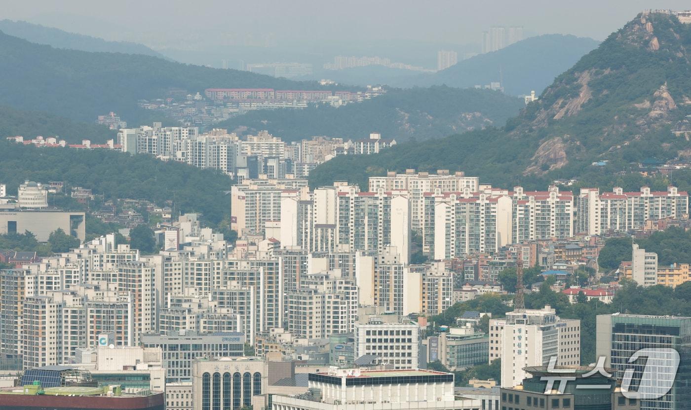 본문 이미지 -  서울 남산타워에서 바라본 서울 도심. 2026.9.14 ⓒ 뉴스1 권현진 기자