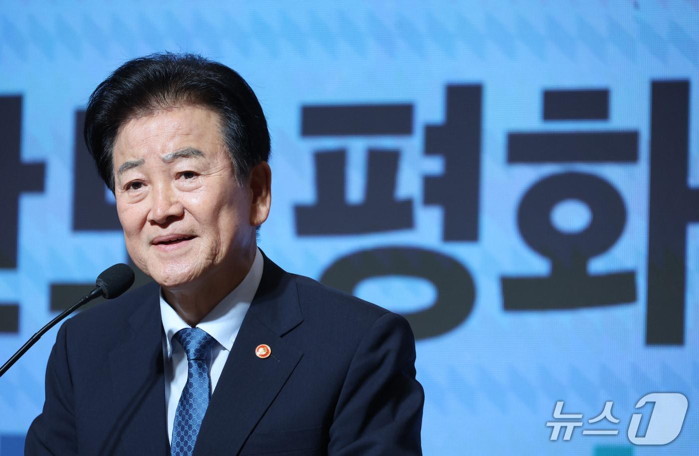본문 이미지 - 정동영 통일부 장관이 14일 서울 여의도 국회 의원회관에서 열린 한반도 평화공존 정책페스타에서 환영사를 하고 있다. 2026.9.14 ⓒ 뉴스1 신웅수 기자