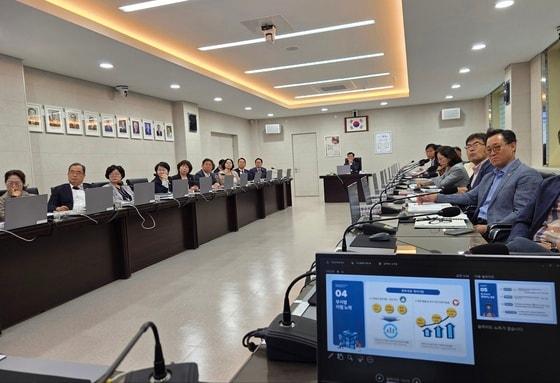 본문 이미지 - 교육행정업무 혁신을 위한 인공지능 서비스 도입 전략 수립 정책연구용역 착수보고회.(충북교육청 제공. 재판매 및 DB금지) 2026.9.14/뉴스1