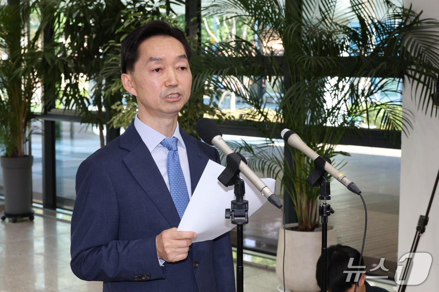 본문 이미지 - 김지용 중대범죄수사청장 후보자가 지난 14일 오후 청문회 준비 사무실이 마련된 서울 종로구 정부서울청사 창성동 별관에서 입장 발표를 하고 있다. 2026.9.14 ⓒ 뉴스1