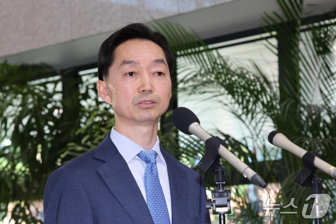 본문 이미지 - 김지용 중대범죄수사청장 후보자가 지난 14일 오후 청문회 준비 사무실이 마련된 서울 종로구 정부서울청사 창성동 별관에서 입장 발표를 하고 있다. 2026.9.14 ⓒ 뉴스1 박세연 기자