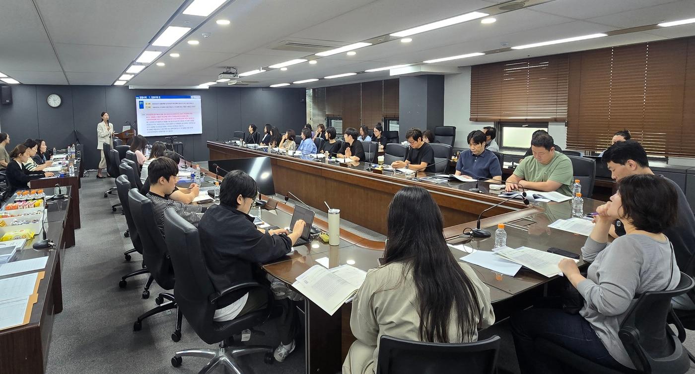 본문 이미지 - 소상공인 온라인 판로지원사업 간접보조사업자 대상 하반기 보조금 교육 현장(한국중소기업벤처유통원 제공)