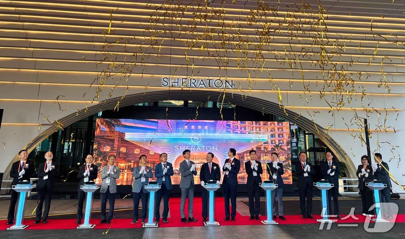 본문 이미지 - 14일 오후 제주시 탑동에 위치한 '쉐라톤(Sheraton) 제주'에서 그랜드 오픈식이 열리고 있다.2026.9.14 ⓒ 뉴스1 홍수영 기자
