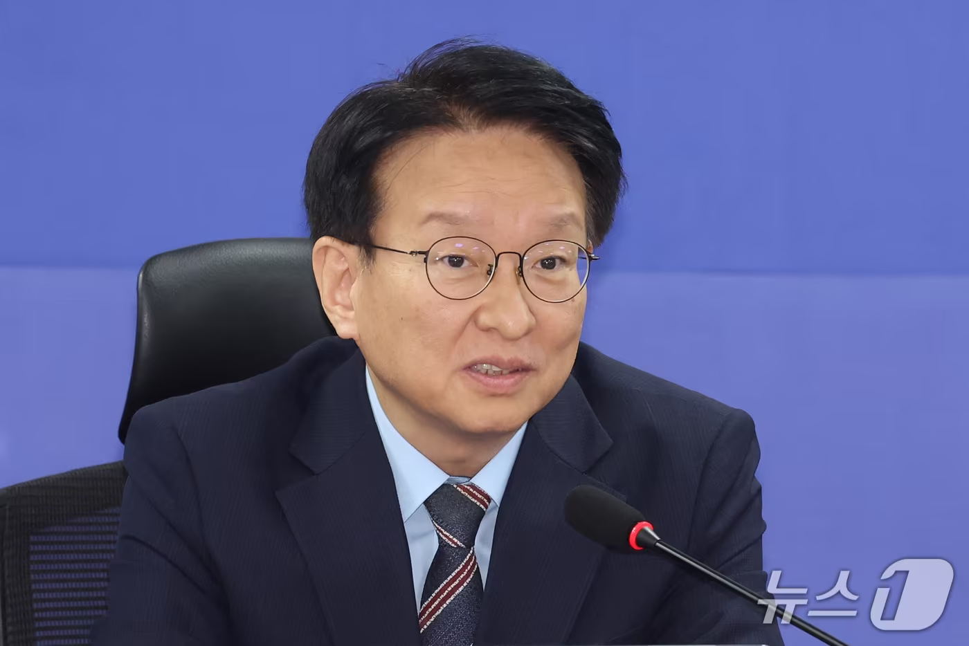 본문 이미지 - 권칠승 더불어민주당 정책위의장이 15일 오전 서울 여의도 국회 의원회관에서 열린 '더불어민주당-국민의힘 민생정책 연석회의'에서 발언을 하고 있다. 2026.9.15 ⓒ 뉴스1 황기선 기자