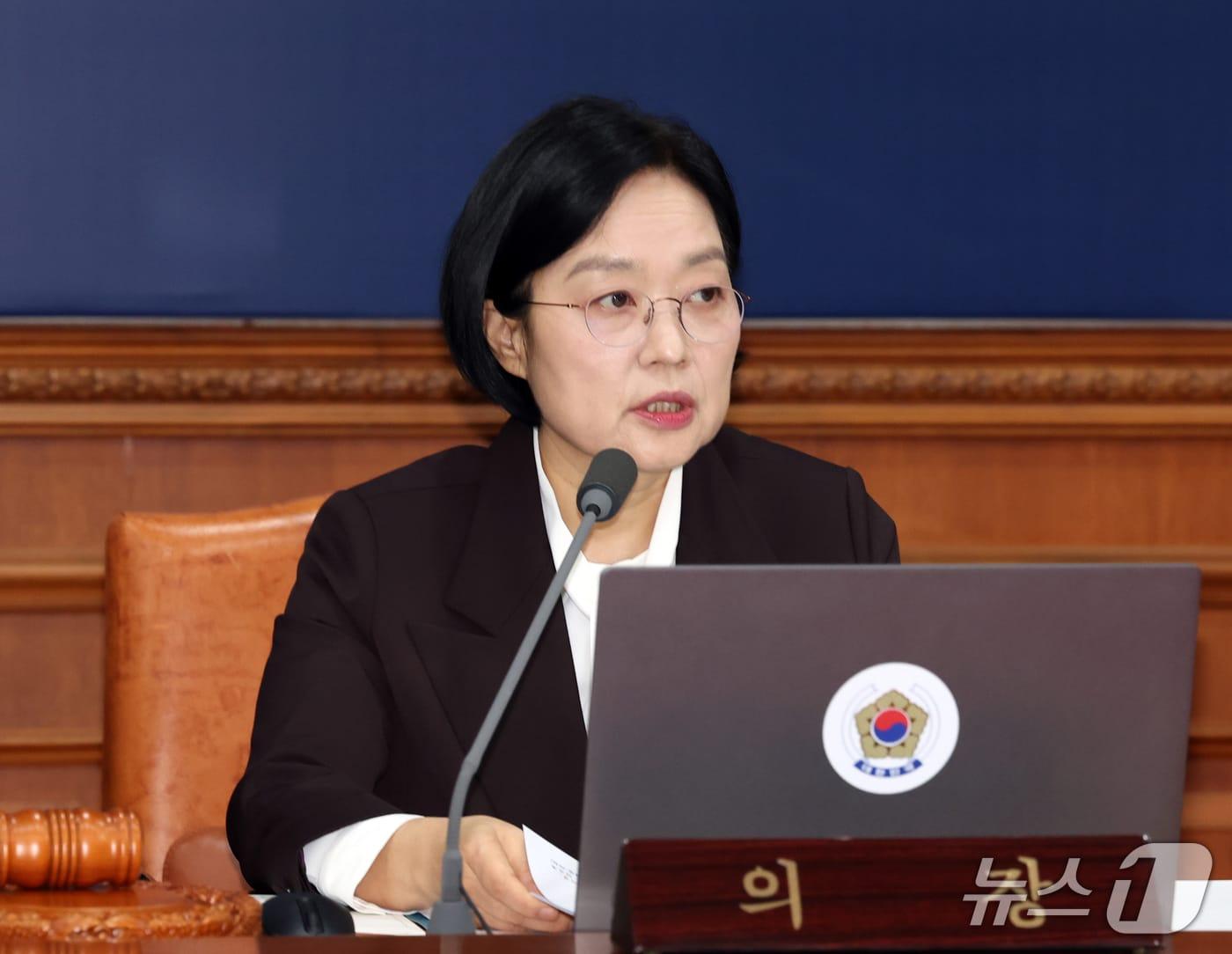 본문 이미지 - 한성숙 국무총리가 15일 서울 종로구 정부서울청사에서 열린 국무회의에서 모두발언 하고 있다. 2026.9.15 ⓒ 뉴스1 이종덕 기자