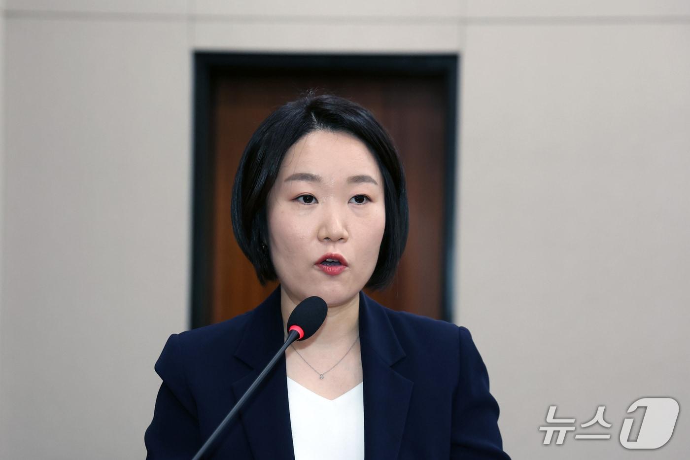 본문 이미지 - 이소영 중소벤처기업부 장관 후보자가 15일 오전 서울 여의도 국회 산업통상자원중소벤처기업위원회에서 열린 인사청문회에서 인사말을 하고 있다. 2026.9.15 ⓒ 뉴스1 황기선 기자