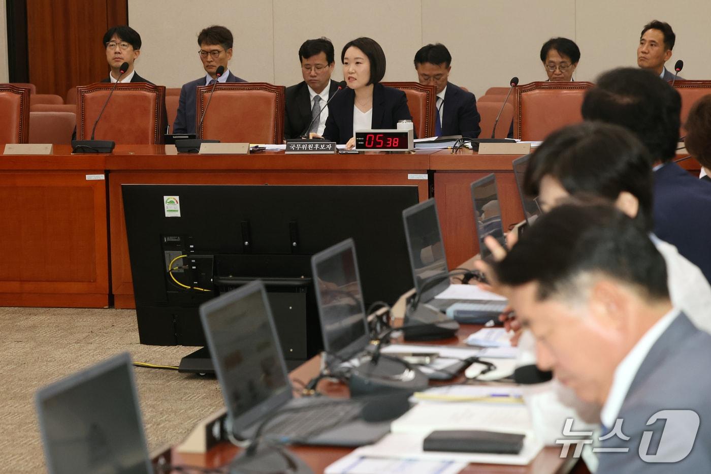 본문 이미지 - 이소영 중소벤처기업부 장관 후보자가 15일 오전 서울 여의도 국회 산업통상자원중소벤처기업위원회에서 열린 인사청문회에서 의원 질의에 답하고 있다. 2026.9.15 ⓒ 뉴스1 황기선 기자