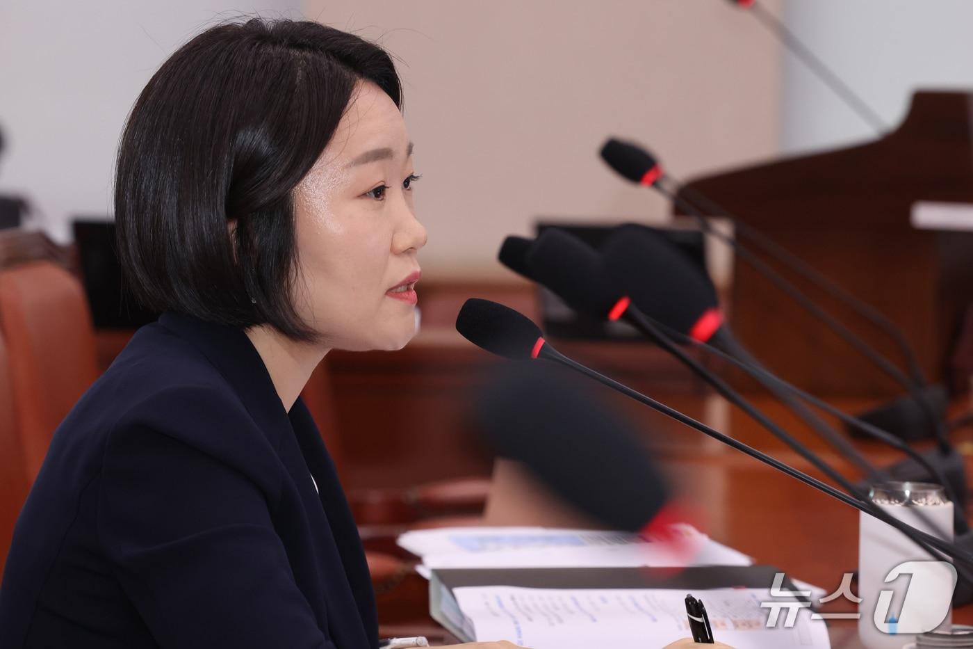 본문 이미지 - 이소영 중소벤처기업부 장관 후보자가 15일 오전 서울 여의도 국회 산업통상자원중소벤처기업위원회에서 열린 인사청문회에서 의원 질의에 답하고 있다. 2026.9.15 ⓒ 뉴스1 황기선 기자