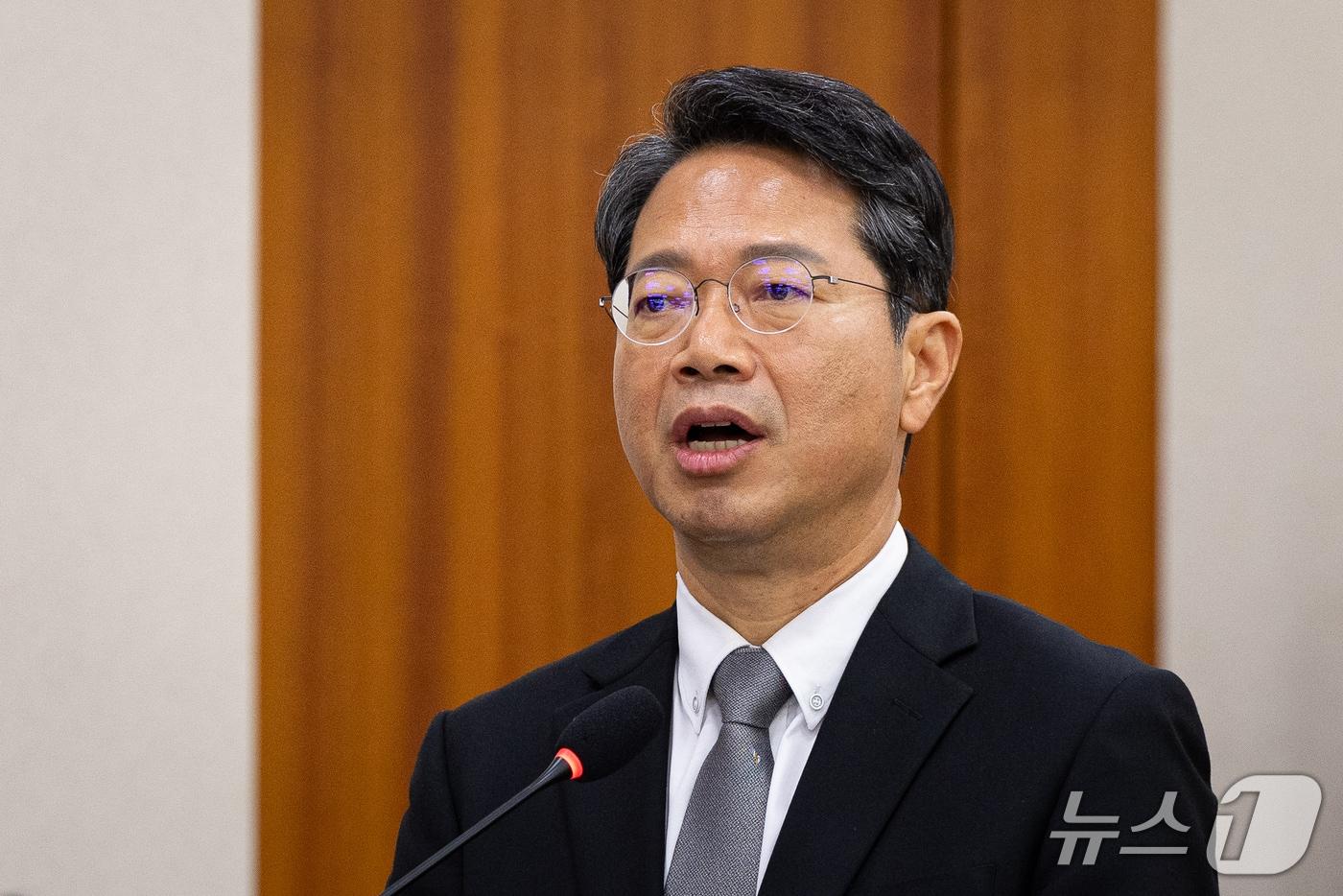 본문 이미지 - 김승원 법무부 장관 후보자가 15일 서울 여의도 국회 법제사법위원회 인사청문회에 출석해 발언하고 있다. 2026.9.15 ⓒ 뉴스1 유승관 기자