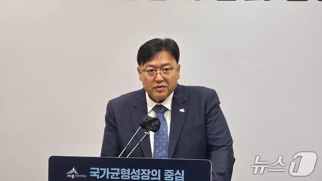 본문 이미지 - 지난 7일 기자간담회하는 조상호 세종시장. / 뉴스1