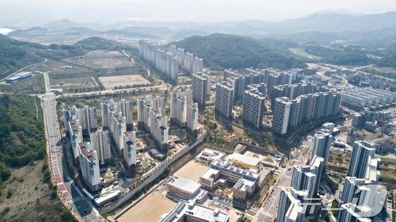 본문 이미지 - 서충주신도시 공동주택단지.(충주시 제공. 재판매 및 DB 금지) 2026.9.16/뉴스1