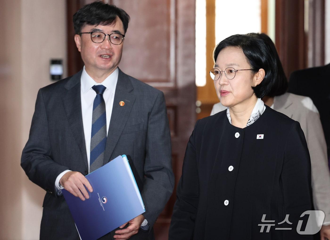 본문 이미지 - 한성숙 국무총리가 16일 서울 종로구 정부서울청사에서 국가정책 조정회의에 참석하고 있다. 2026.9.16 ⓒ 뉴스1 이종덕 기자