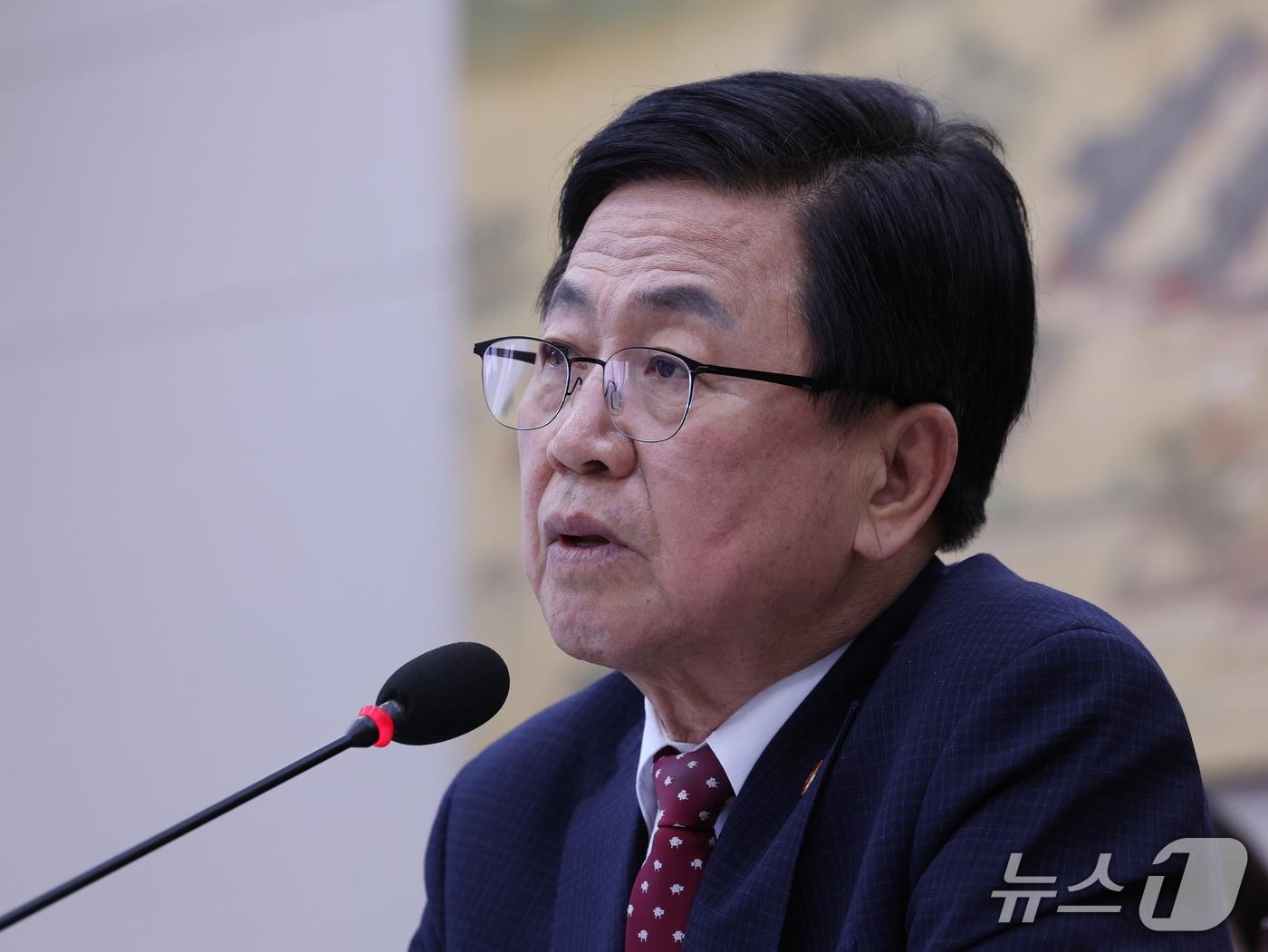 본문 이미지 - 최교진 교육부 장관이 지난 16일 서울 여의도 국회에서 열린 교육위원회 전체회의에서 발언하고 있다.  2026.9.16 ⓒ 뉴스1 박지혜 기자