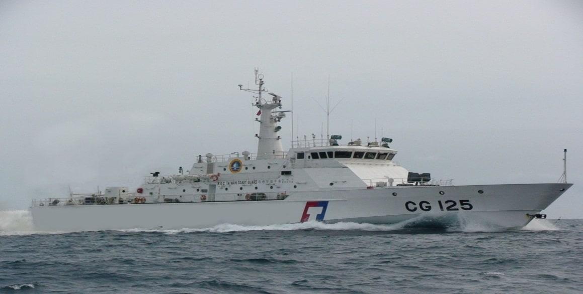 본문 이미지 - 필리핀에 증여된 대만 해순서의 퇴역 순시구난함 '롄장함'(CG125)이 현역 시절 운항하고 있다.(대만 해순서 홈페이지 캡처)