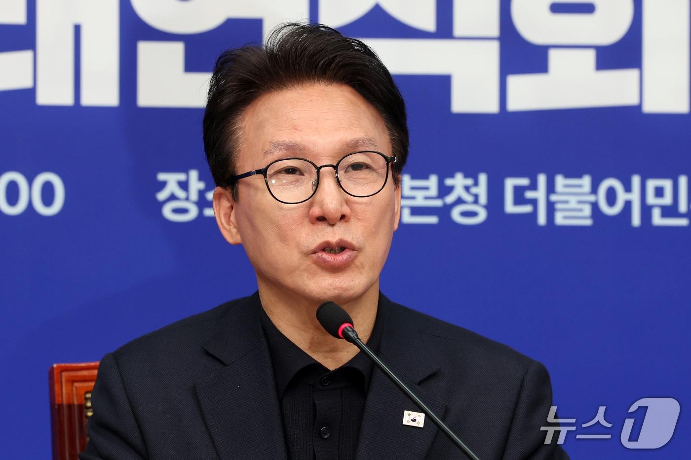 본문 이미지 - 김민석 더불어민주당 대표가 17일 오전 서울 여의도 국회에서 열린 '제7기 청년미래연석회의 1차 회의'에서 인사말을 하고 있다. 2026.9.17 ⓒ 뉴스1 황기선 기자