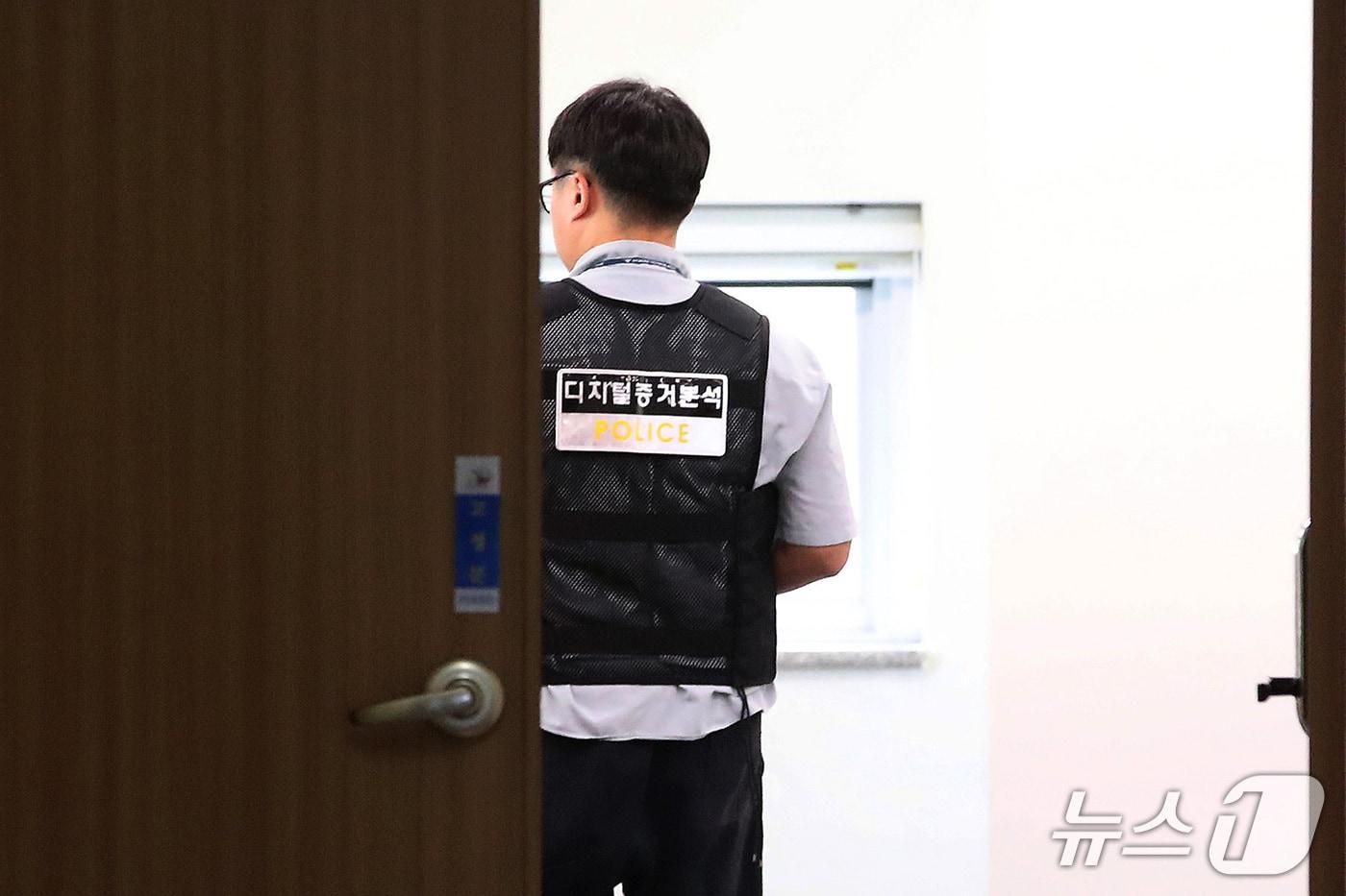 본문 이미지 - 6·3 지방선거 투표용지 부족 사태를 조사하는 특검팀이 17일 오전 대구시선관위에 대한 압수수색을 벌이고 있다. 2026.9.17 ⓒ 뉴스1 공정식 기자
