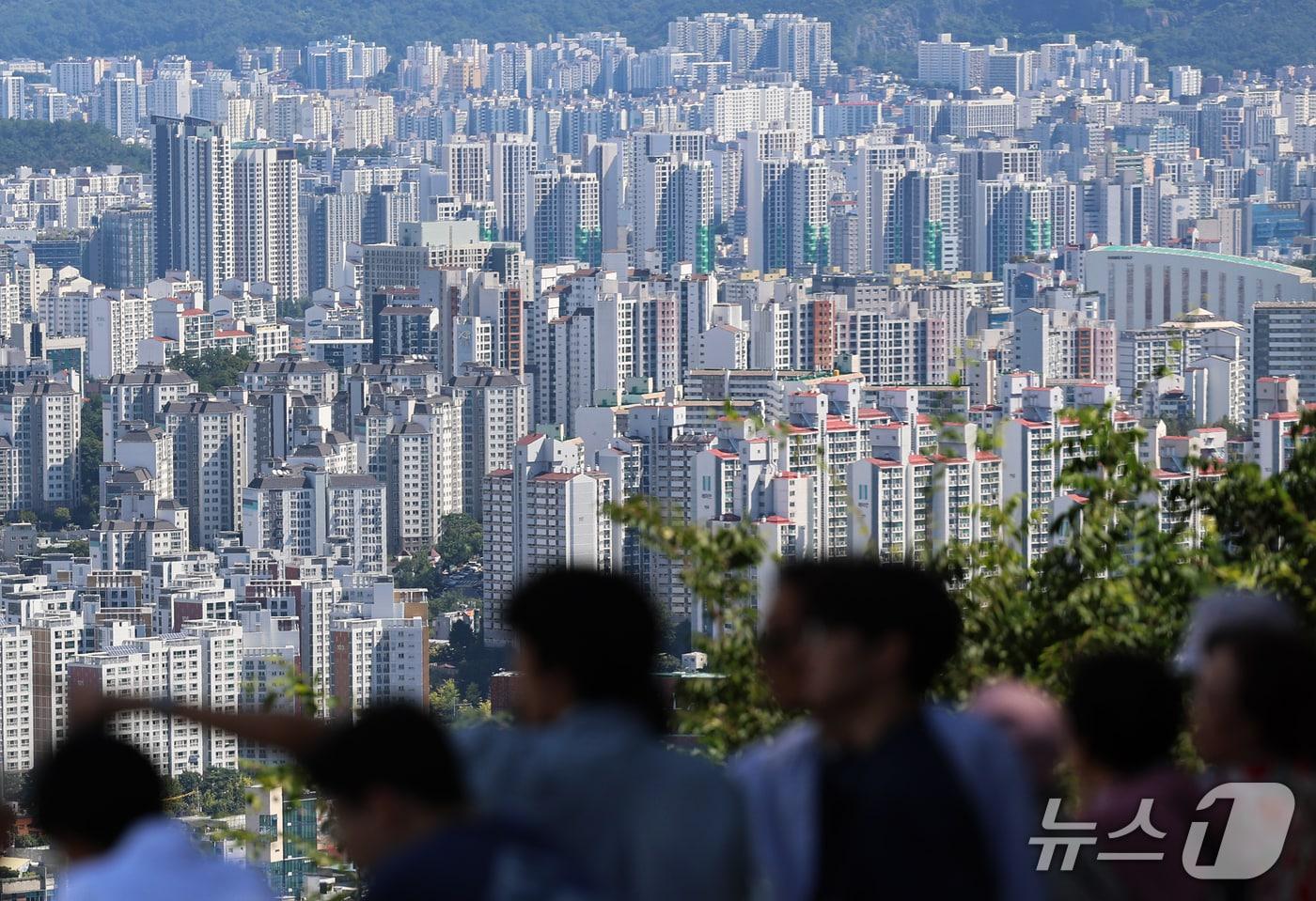 본문 이미지 - 서울 남산에서 바라본 서울 아파트 단지 2026.9.17 ⓒ 뉴스1 오대일 기자