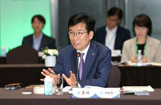 본문 이미지 - 109회 대한민국교육감협의회 총회에 참석한 윤건영 충북교육감.(충북교육청 제공. 재판매 및 DB 금지) 2026.9.17/뉴스1