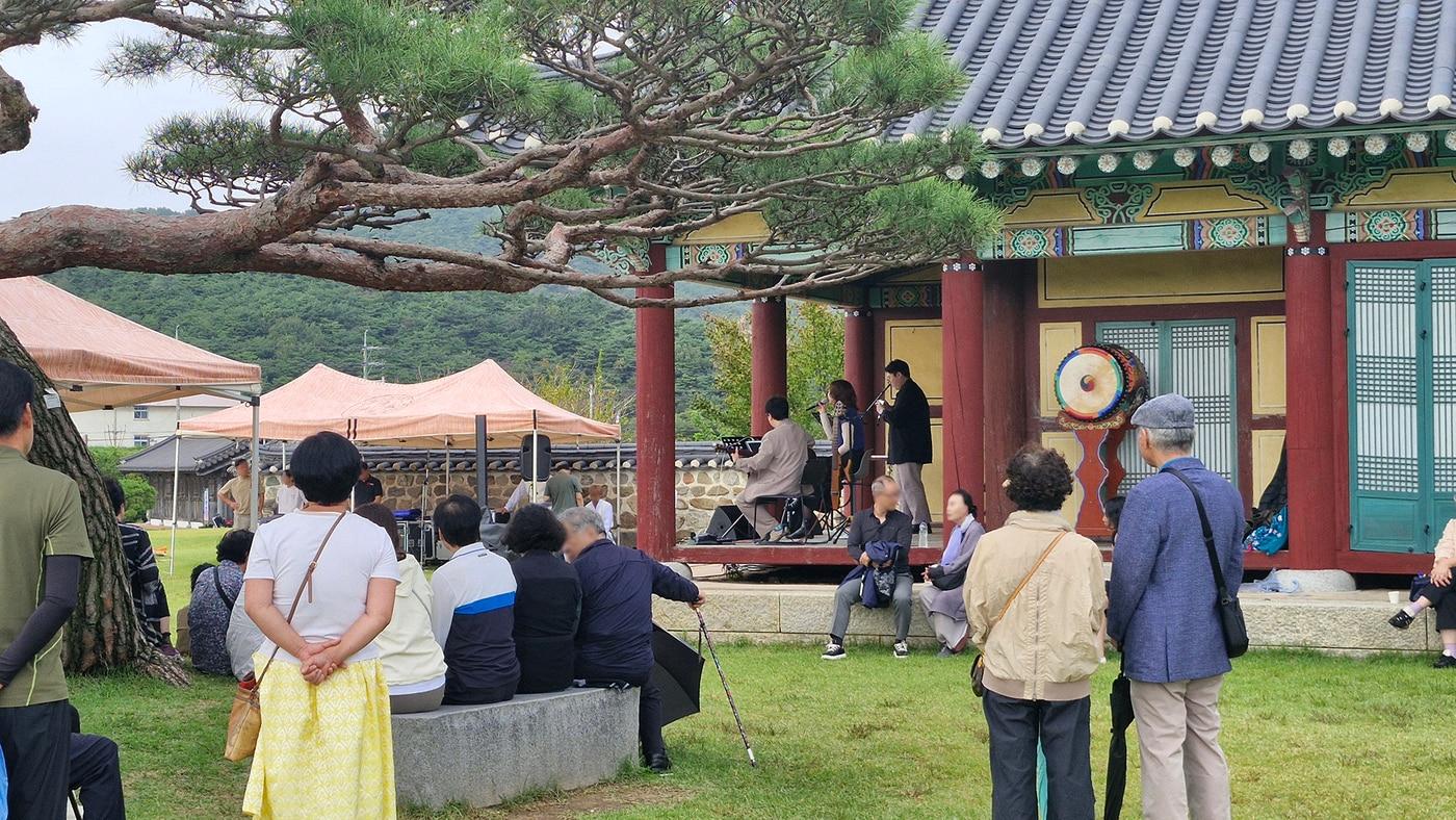 본문 이미지 - 지난해 해미읍성서 진행한 전통문화 공연 모습.(서산시 제공. 재판매 및 DB 금지)/뉴스1