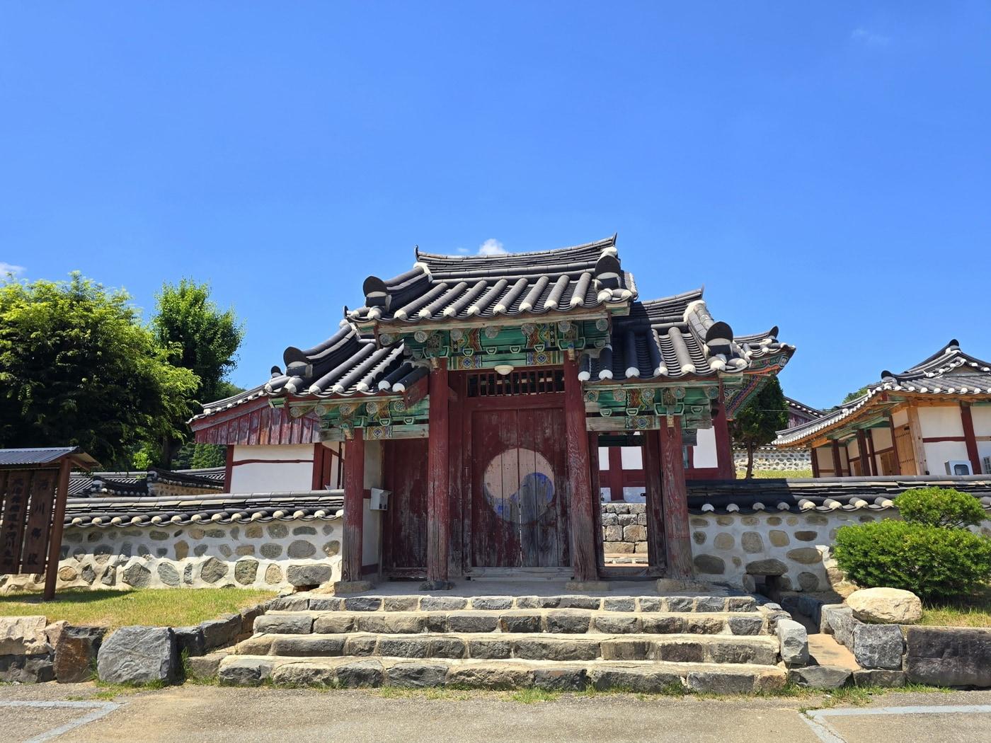 본문 이미지 - 면천향교 전경.(당진시 제공. 재판매 및 DB 금지)/뉴스1