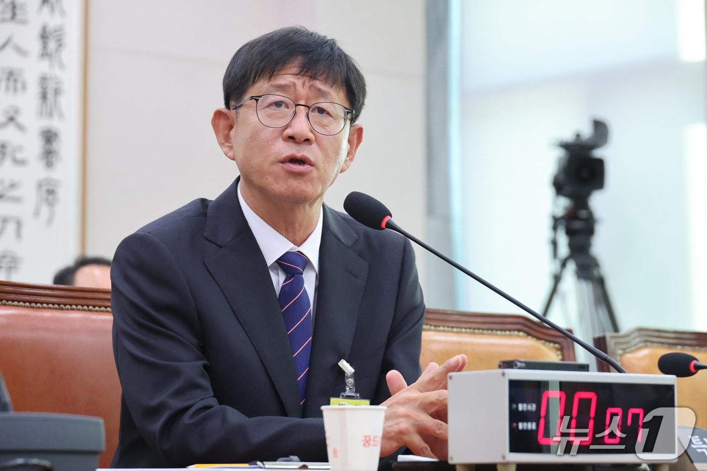 본문 이미지 - 최길수 특별감찰관 후보자가 지난 9월 18일 서울 여의도 국회 법제사법위원회에서 열린 인사청문회에서 의원 질의에 답변하고 있다. 2026.9.18 ⓒ 뉴스1 신웅수 기자