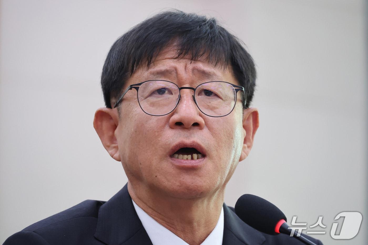본문 이미지 - 최길수 특별감찰관 후보자가 18일 서울 여의도 국회 법제사법위원회에서 열린 인사청문회에서 의원 질의에 답변하고 있다. 2026.9.18 ⓒ 뉴스1 신웅수 기자