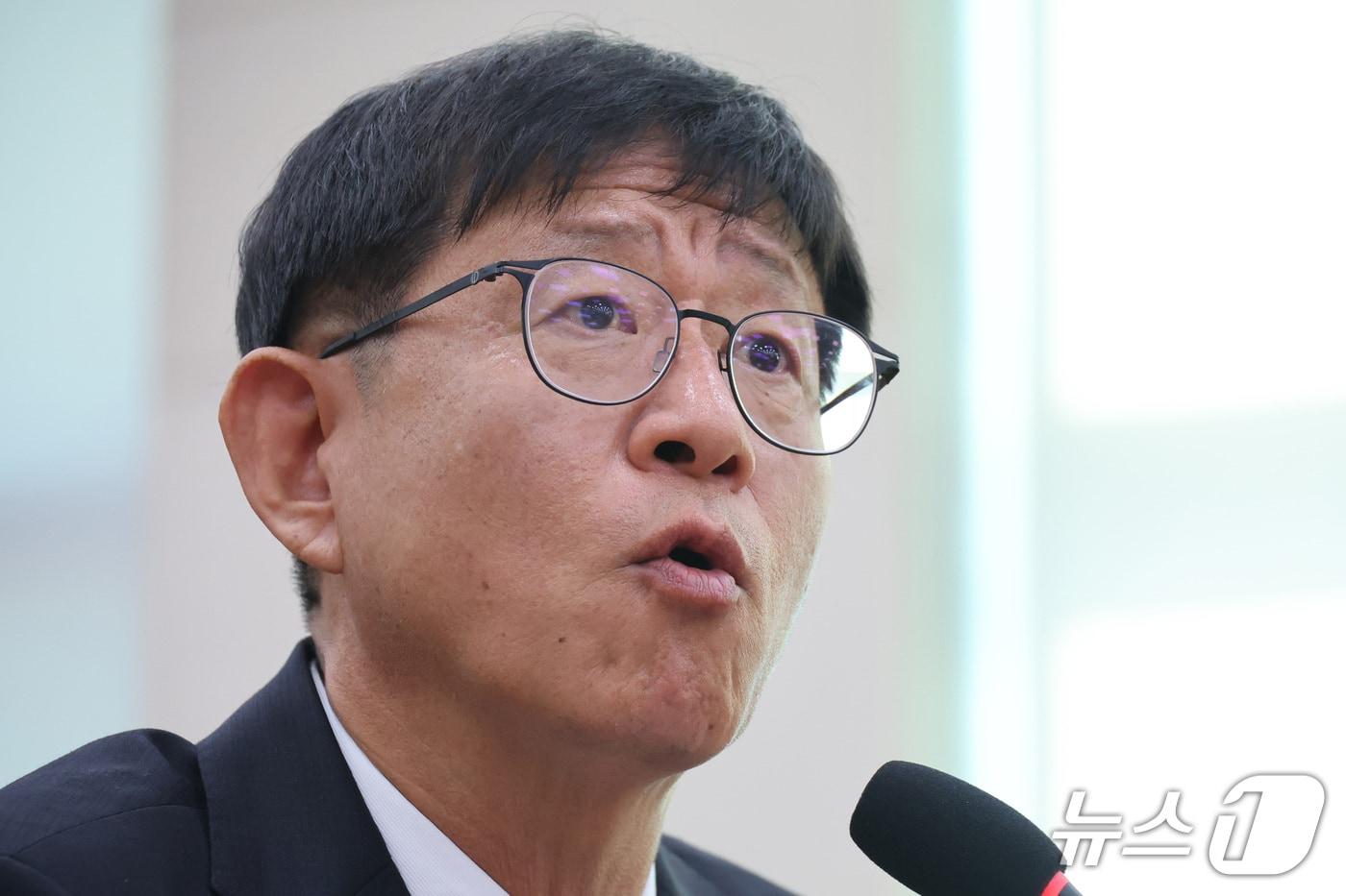 본문 이미지 - 최길수 특별감찰관 후보자가 18일 서울 여의도 국회 법제사법위원회에서 열린 인사청문회에서 의원 질의에 답변하고 있다. 2026.9.18 ⓒ 뉴스1 신웅수 기자