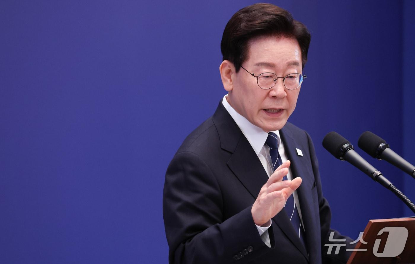 본문 이미지 - 이재명 대통령이 18일 청와대 영빈관에서 열린 현안 기자회견에서 발언하고 있다. (청와대통신사진기자단) 2026.9.18 ⓒ 뉴스1 허경 기자