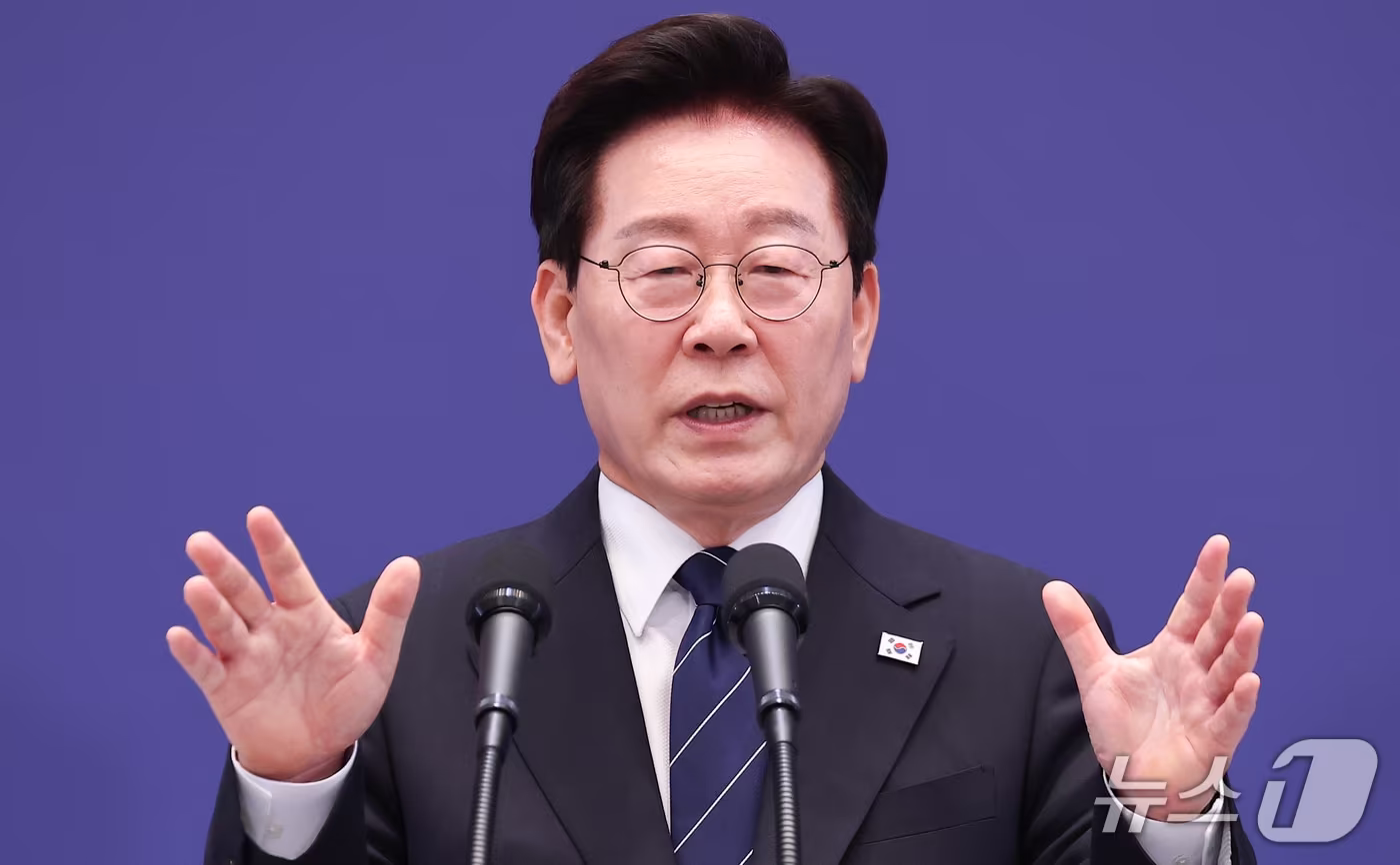 본문 이미지 - 이재명 대통령이 18일 청와대 영빈관에서 열린 현안 기자회견에서 발언하고 있다. (청와대통신사진기자단) 2026.9.18 ⓒ 뉴스1 허경 기자